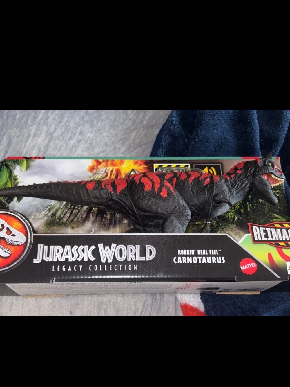 Jurassic World Legacy Collection Roarin' Real Feel Carnotaurus Action Figure New